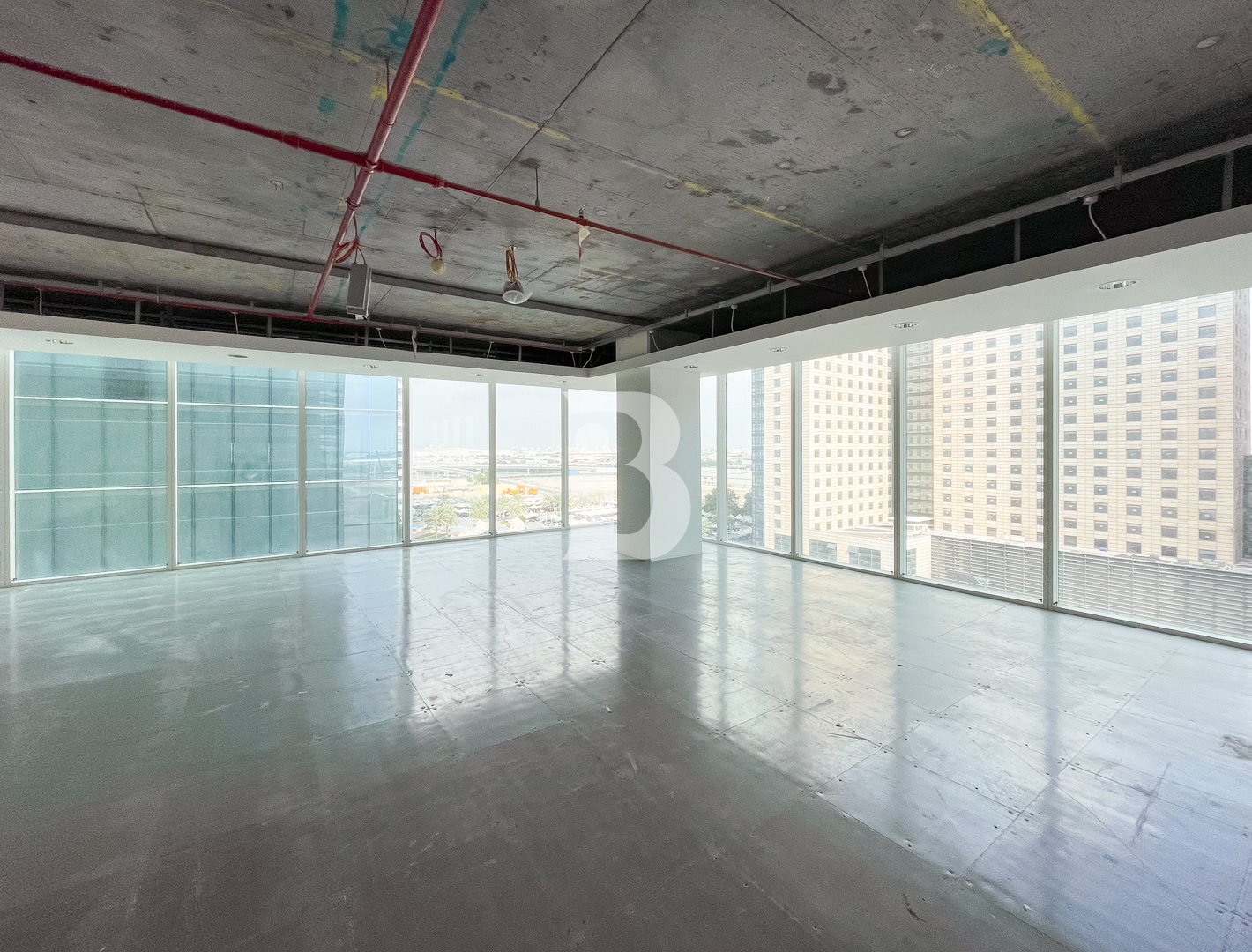 Office Floor | Raised Floor | Direct Metro Access