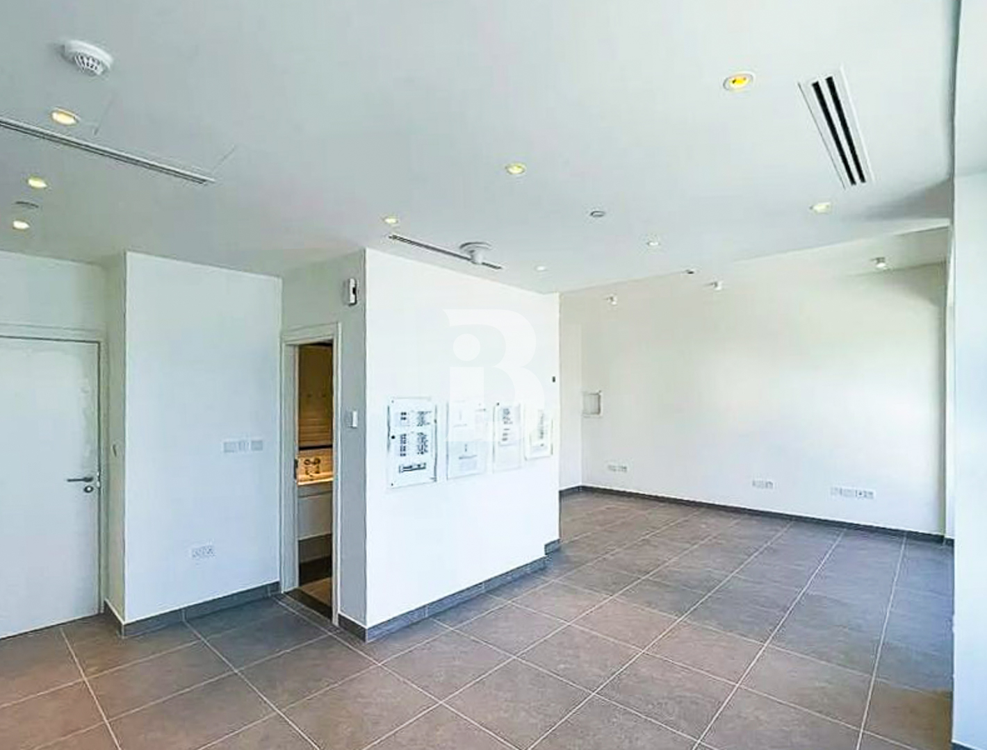 Rented | Beach Access  | Mid Floor