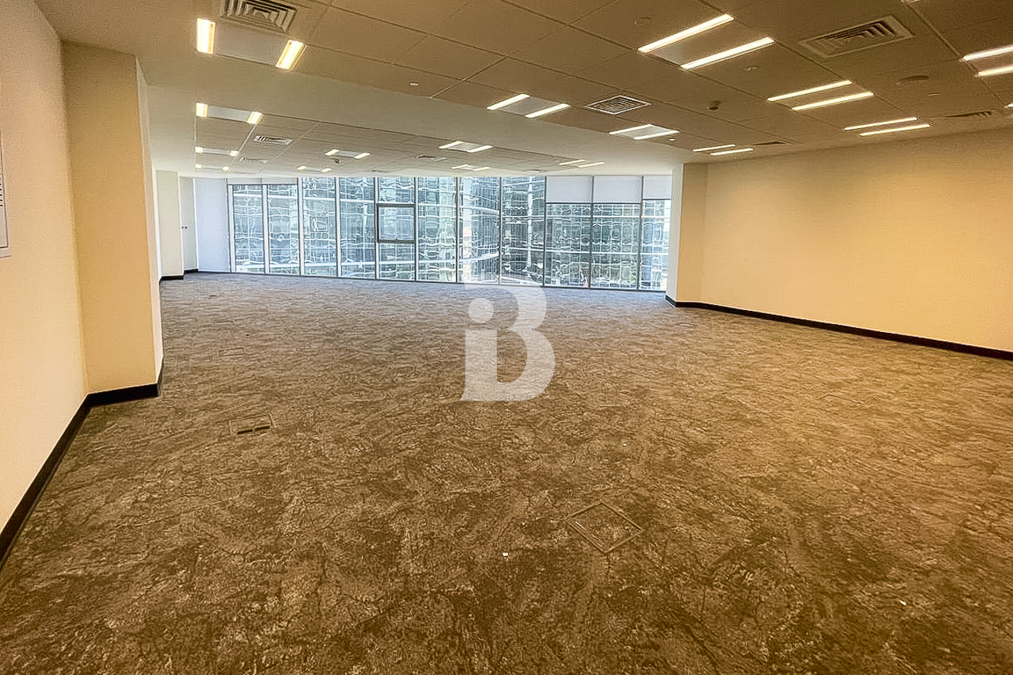 FULLY FITTED| PANORAMIC CITYSCAPE |VACANT OFFICE