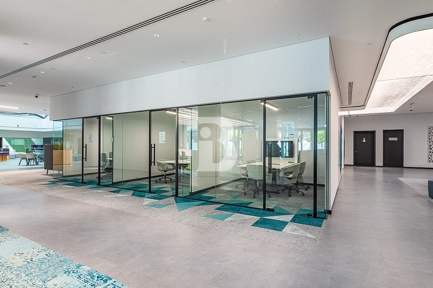 New | With Licenses / Visas | Luxury in Budget
