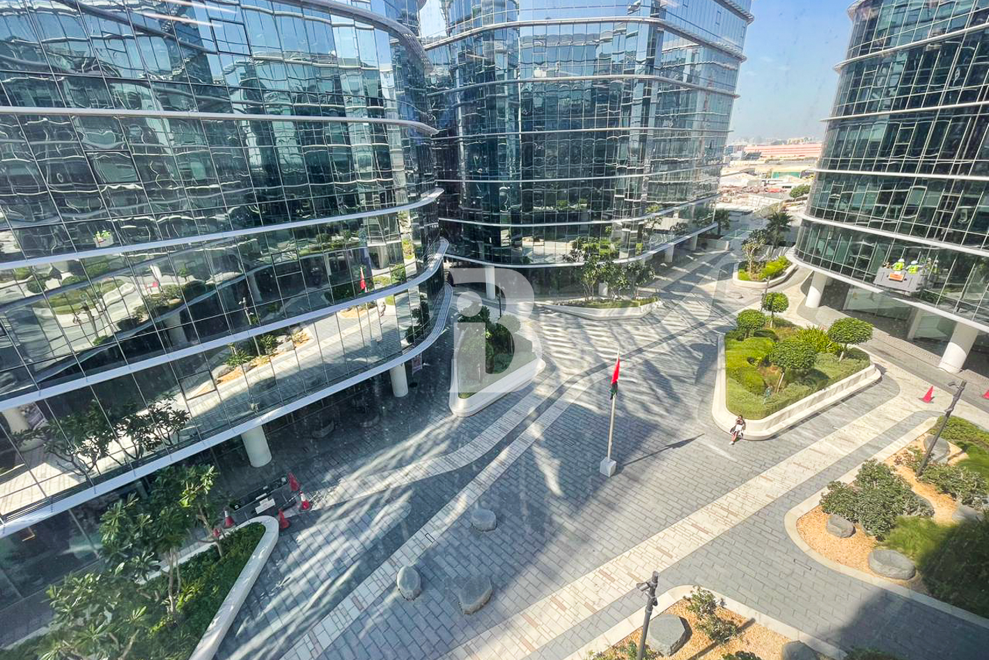 With Licenses/Visas | Premium | Close To Metro