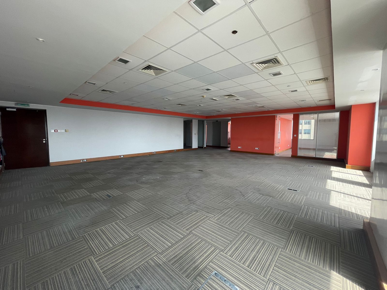 SPACIOUS OFFICE| BREATHTAKING VIEW| CHILLER FREE