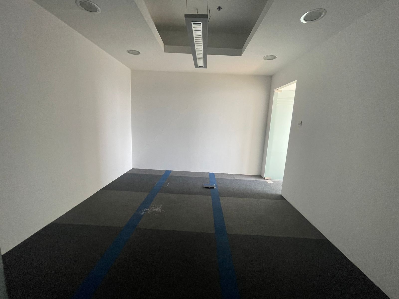 FINE FITTED | CARPET FLOORING | CHILLER FREE