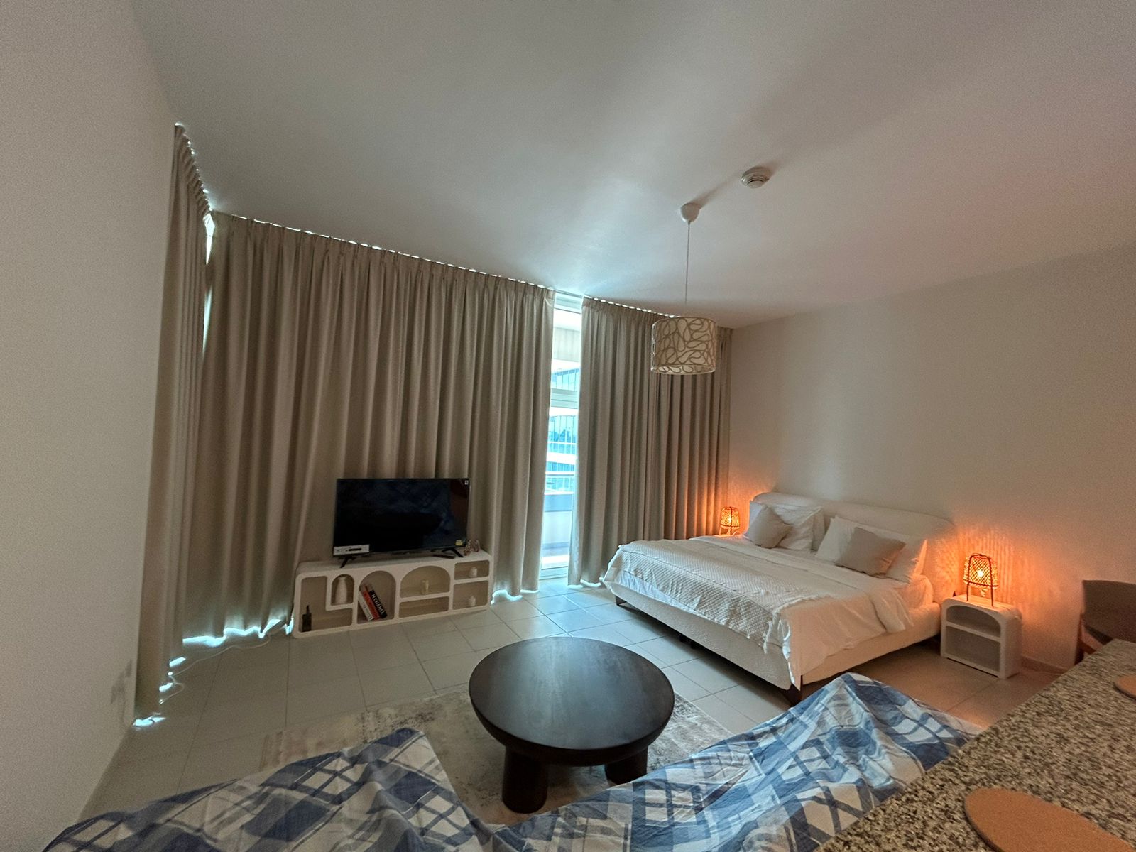 IDEAL STUDIO | FURNISHED | ROOMY | VACANT