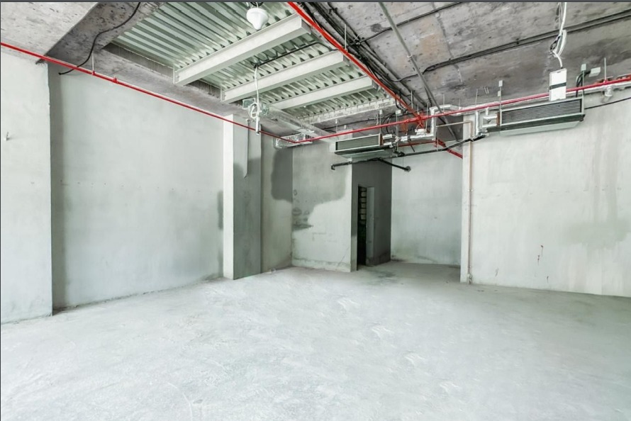PREMIUM LOCATION | SHOP | VACANT | RETAIL