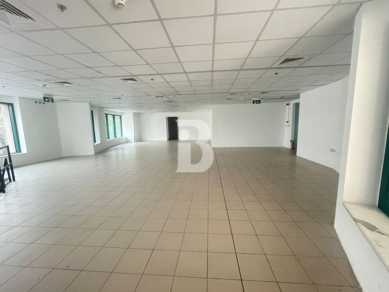 PRIME LOCATION | SEMI FITTED | HIGH FOOTFALL