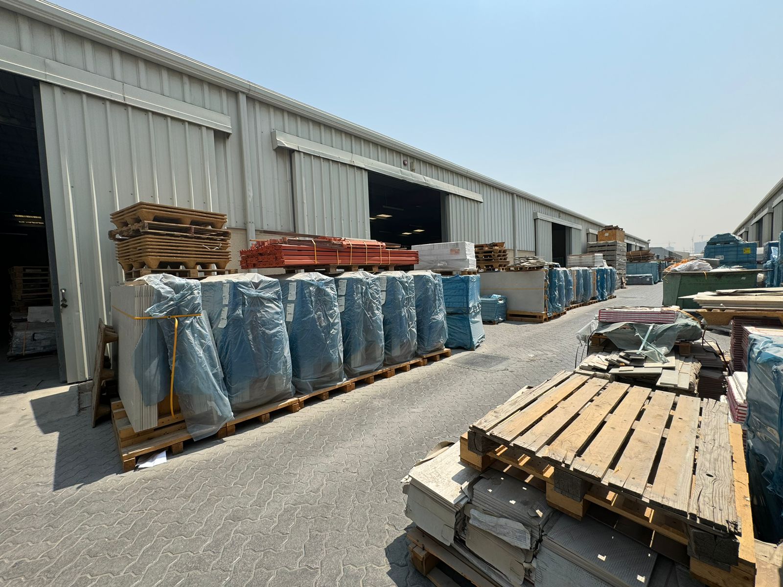 4 WAREHOUSES | VACANT FROM SEPTEMBER 2025