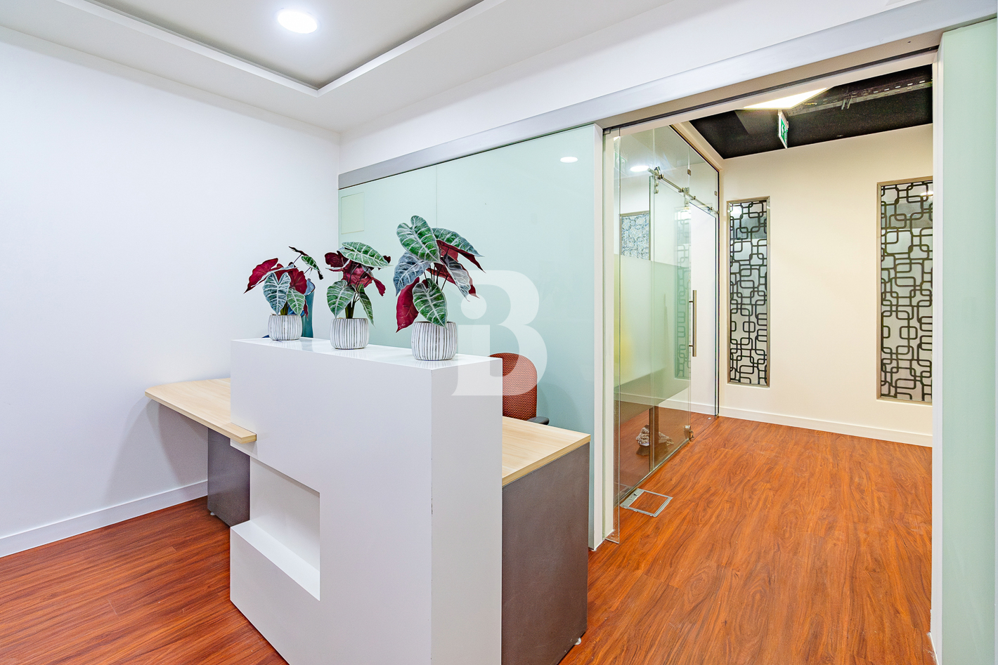 VACANT OFFICE | CANAL VIEW | SEMI FURNISHED