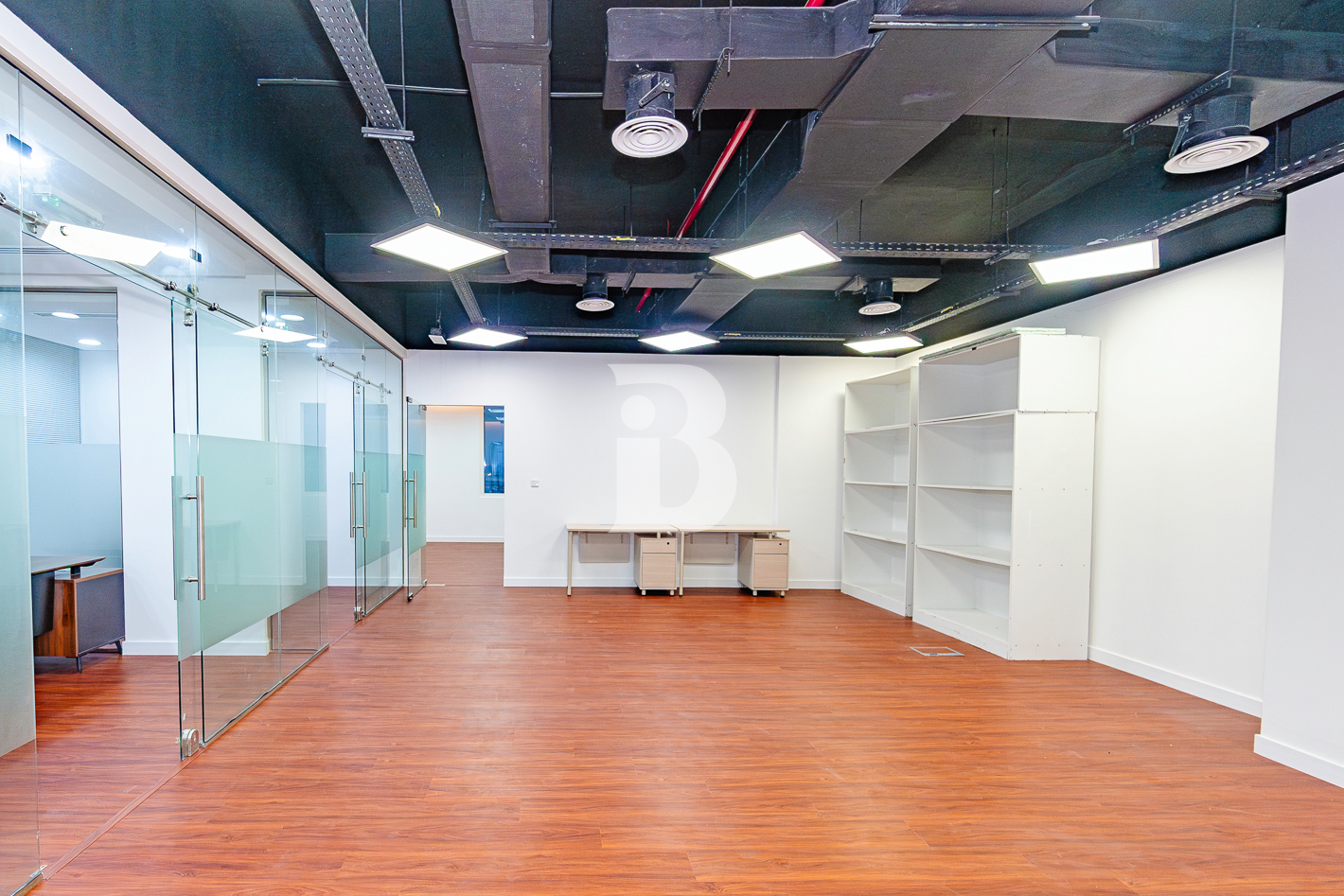 VACANT OFFICE | CANAL VIEW | SEMI FURNISHED