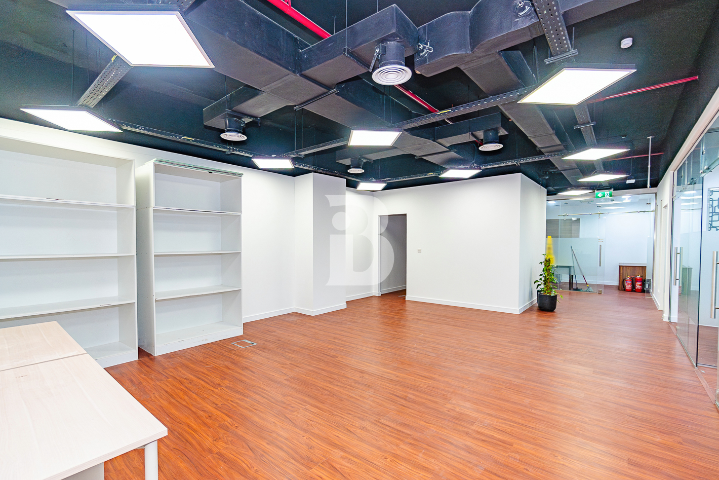 VACANT OFFICE | CANAL VIEW | SEMI FURNISHED