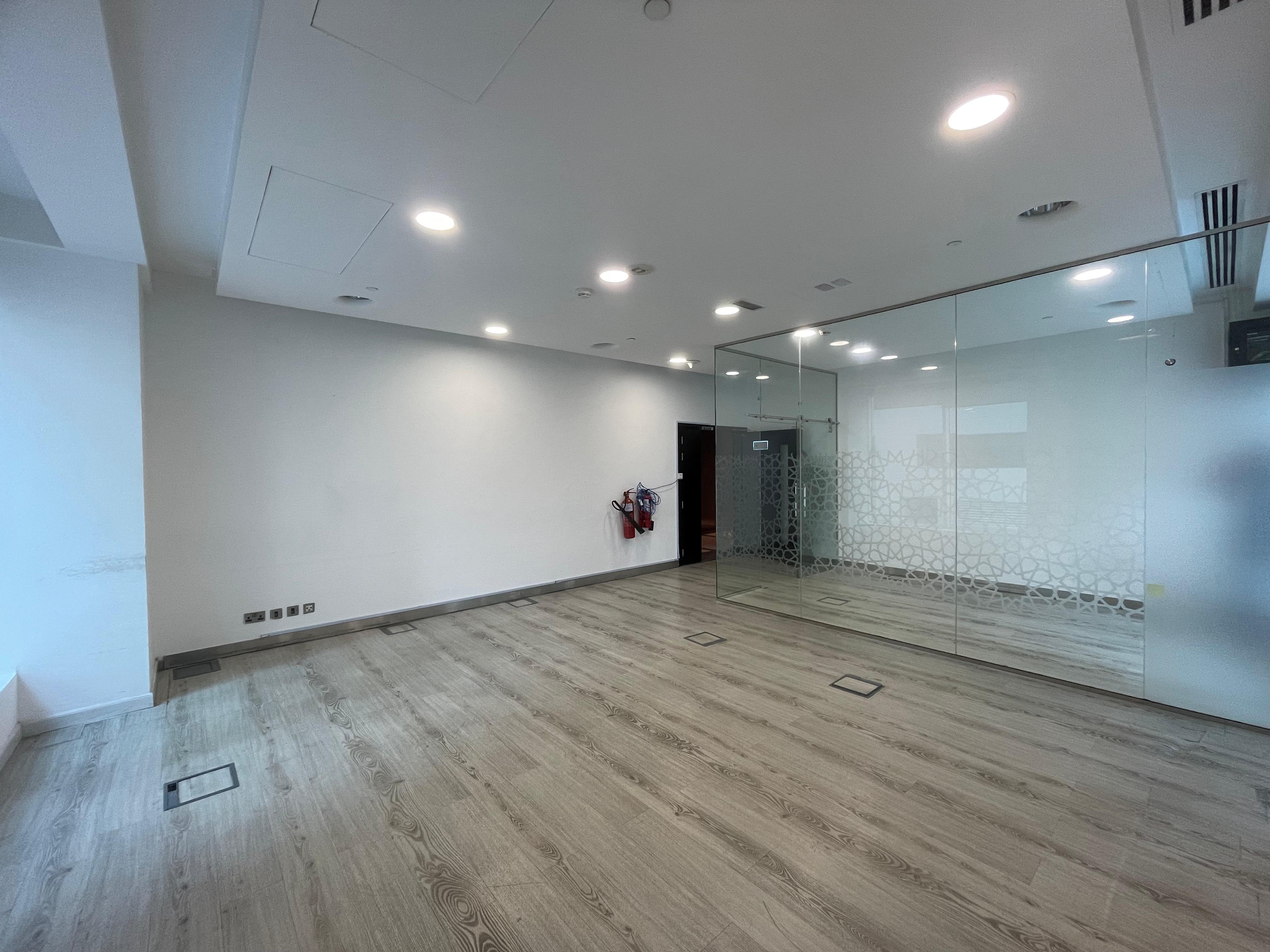 Fitted OfficeI Prime LocationI Near SZR&Metro