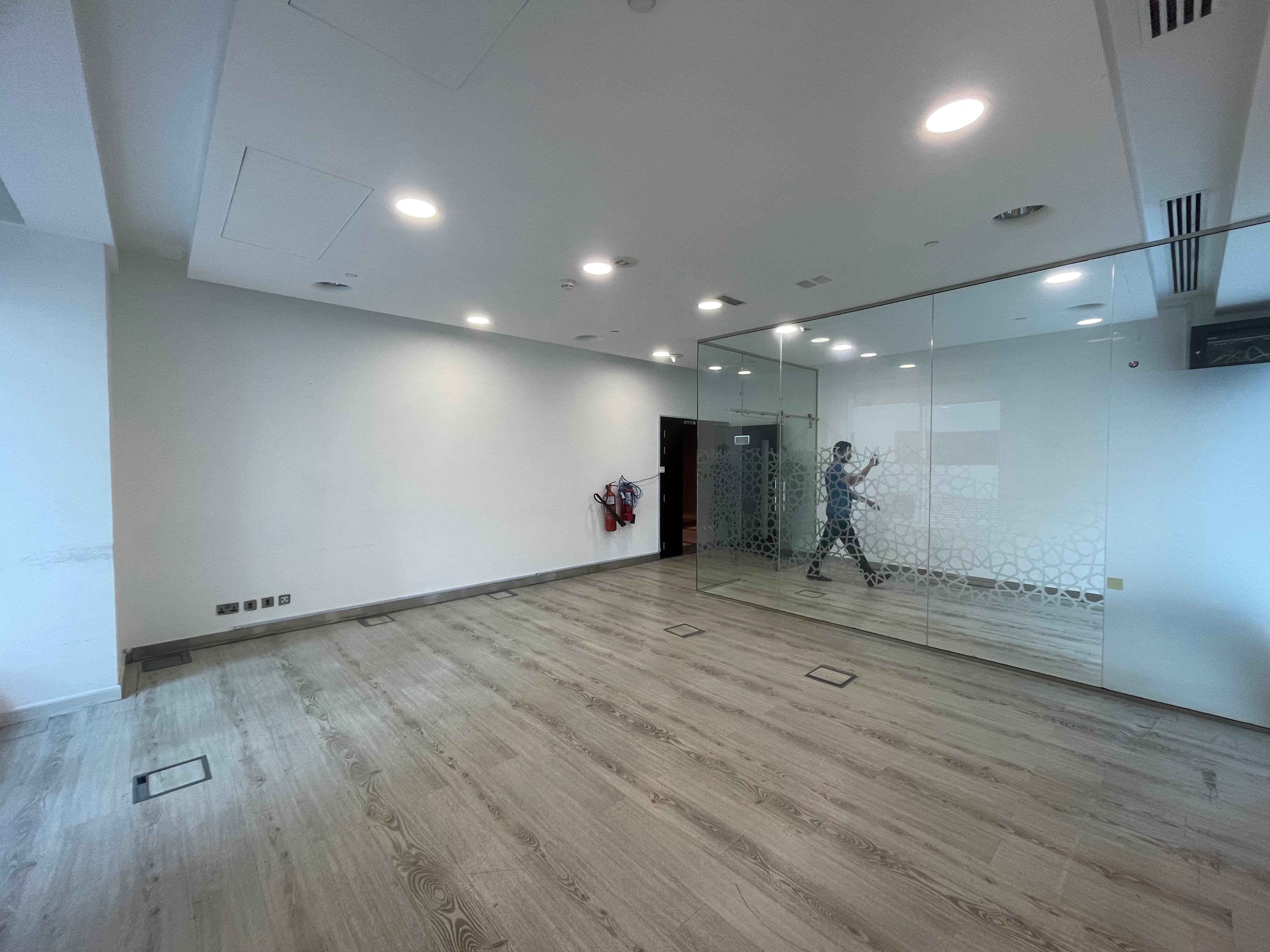 Fitted OfficeI Prime LocationI Near SZR&Metro