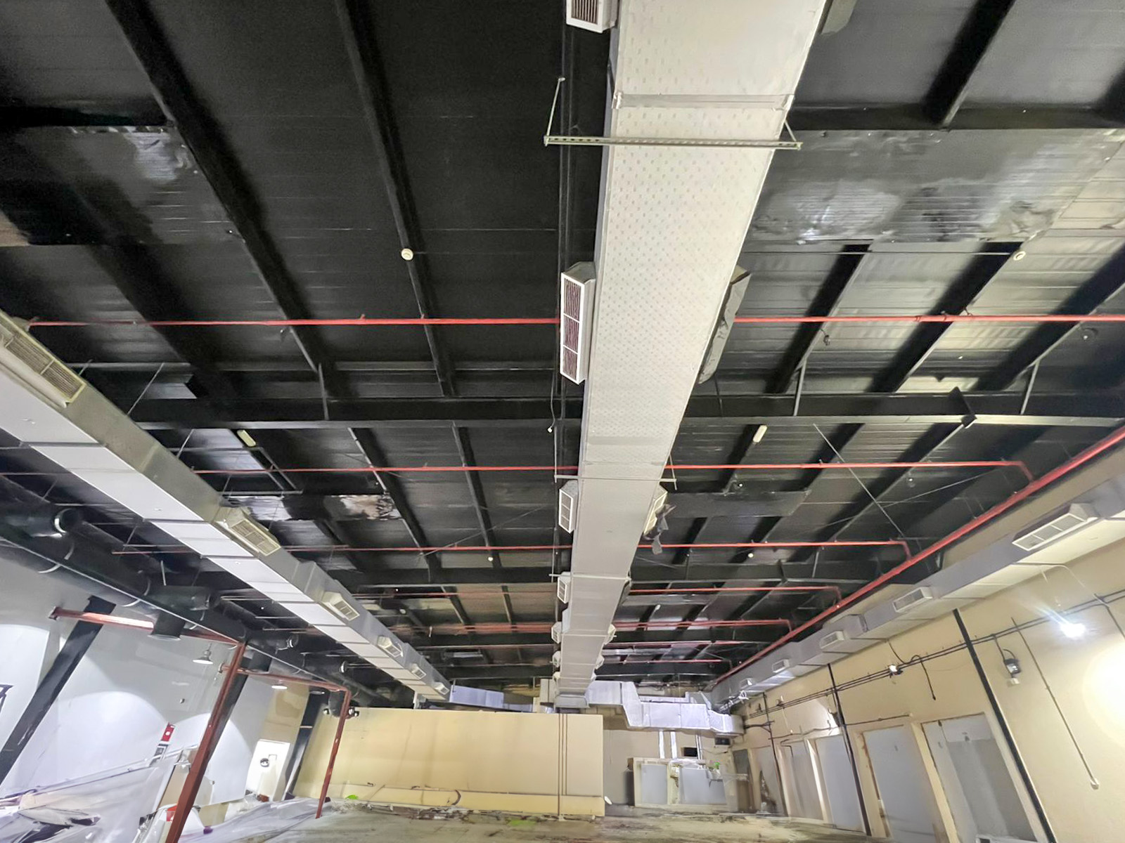 Road facing 8000 Sqft | Showroom in Al Quoz