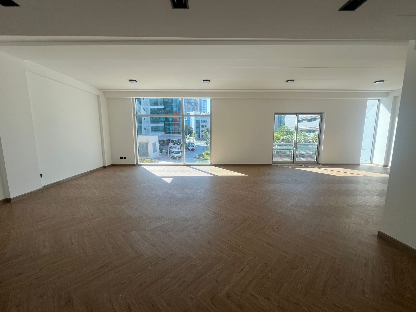 FULLY FITTED | READY TO MOVE IN | SPACIOUS OFFICE