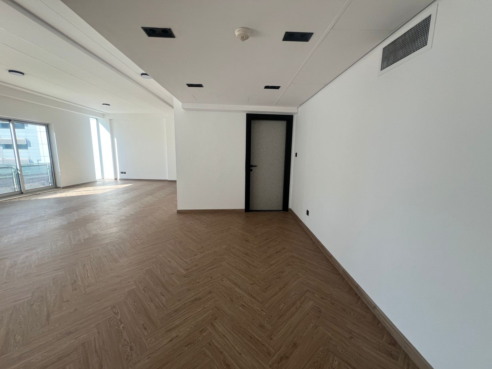 FULLY FITTED | READY TO MOVE IN | SPACIOUS OFFICE