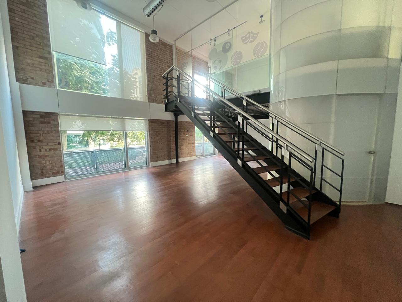 FULLY FITTED | NEWLY REFURBISHED | SPACIOUS OFFICE