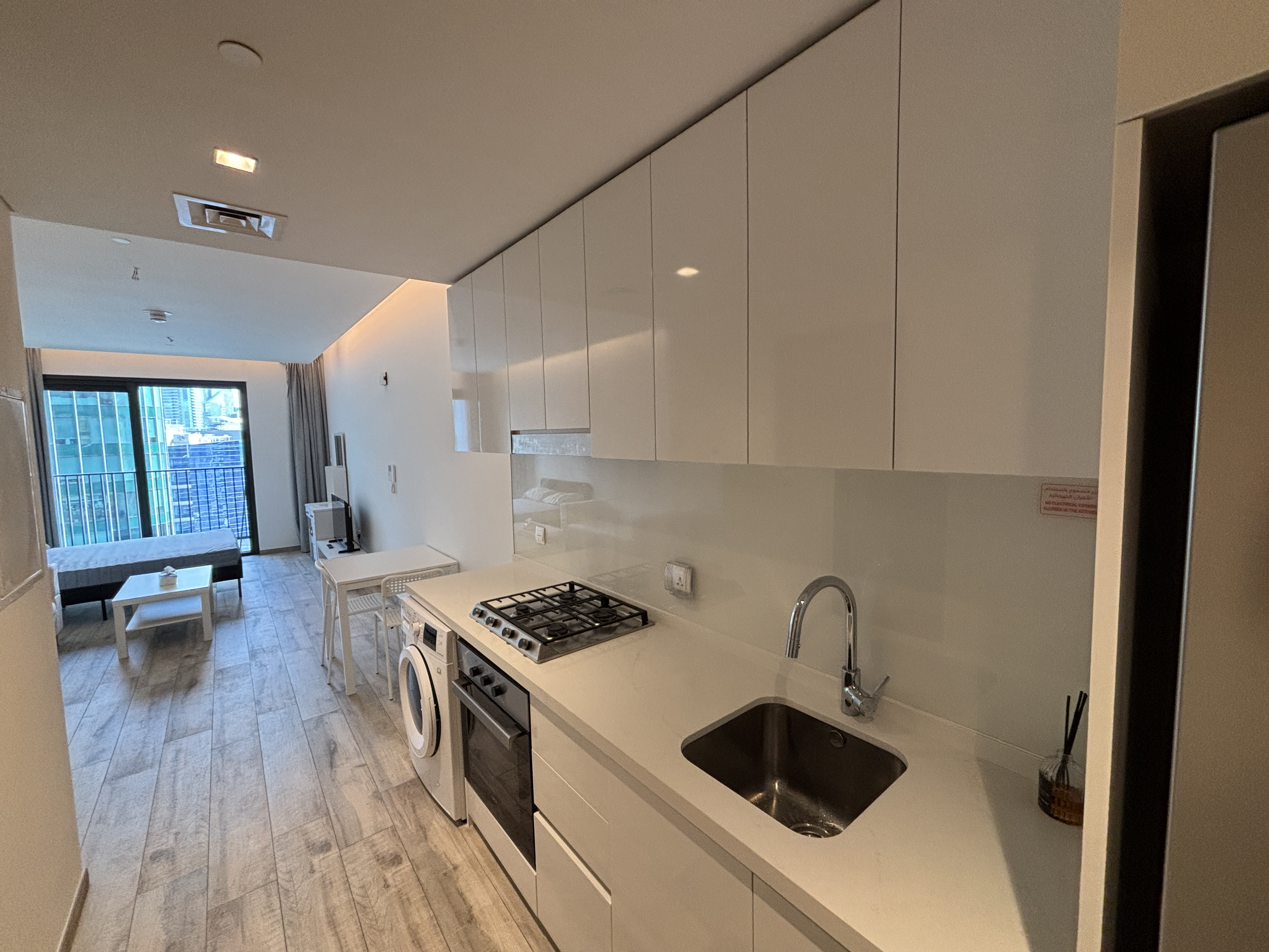Luxury Studio | Vacant | High Floor
