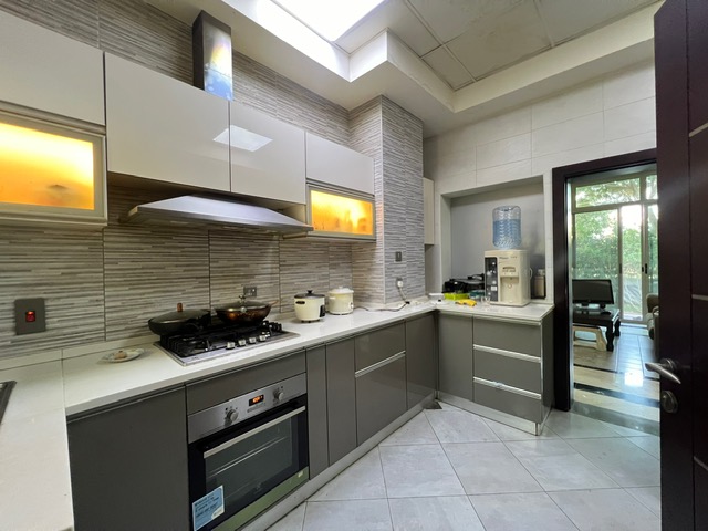 CORNER UNIT | BACKING PARK | 4BED MAIDS