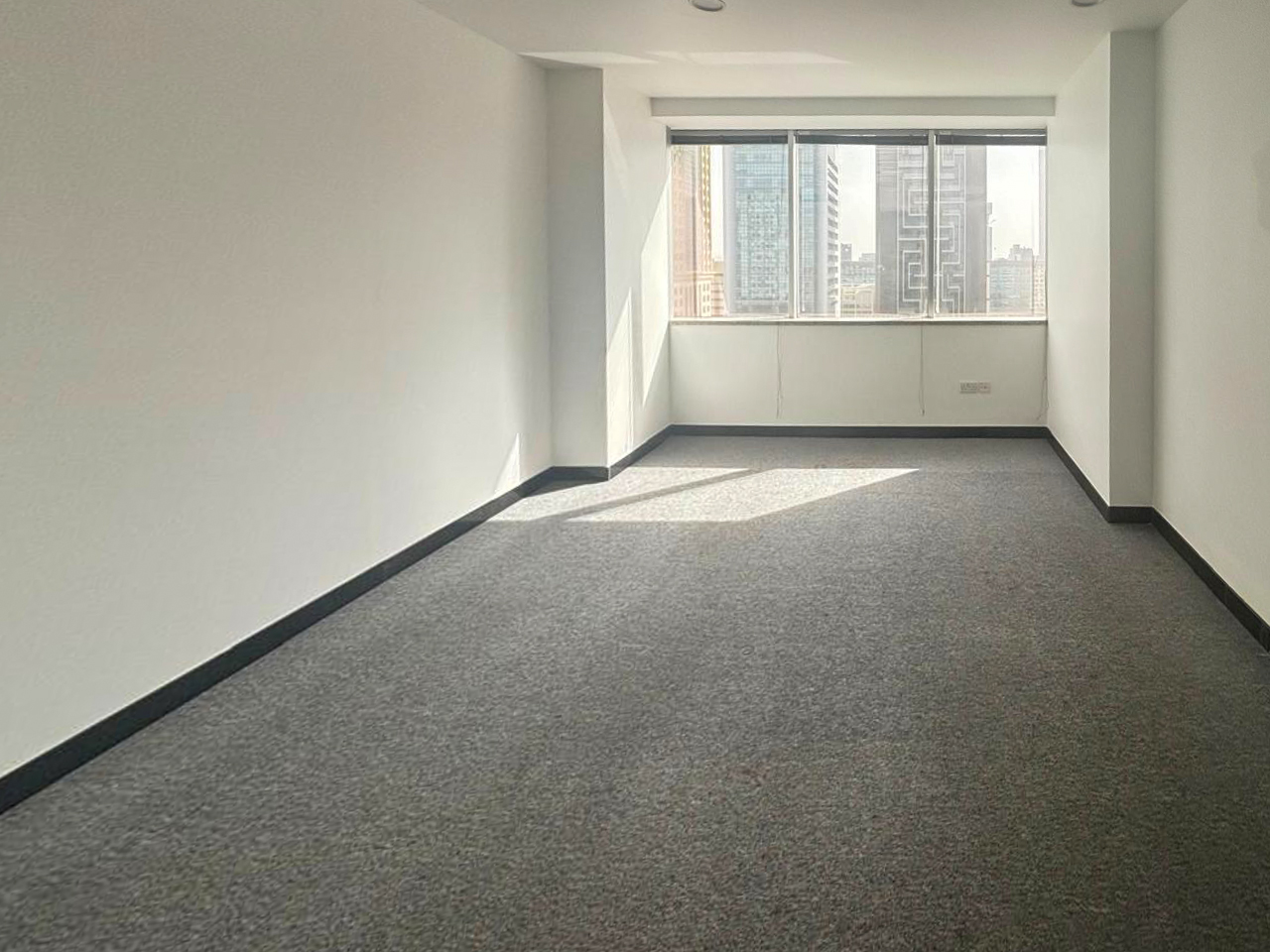 SZR VIEW | FULLY PARTITIONED UNIT | NEAR METRO
