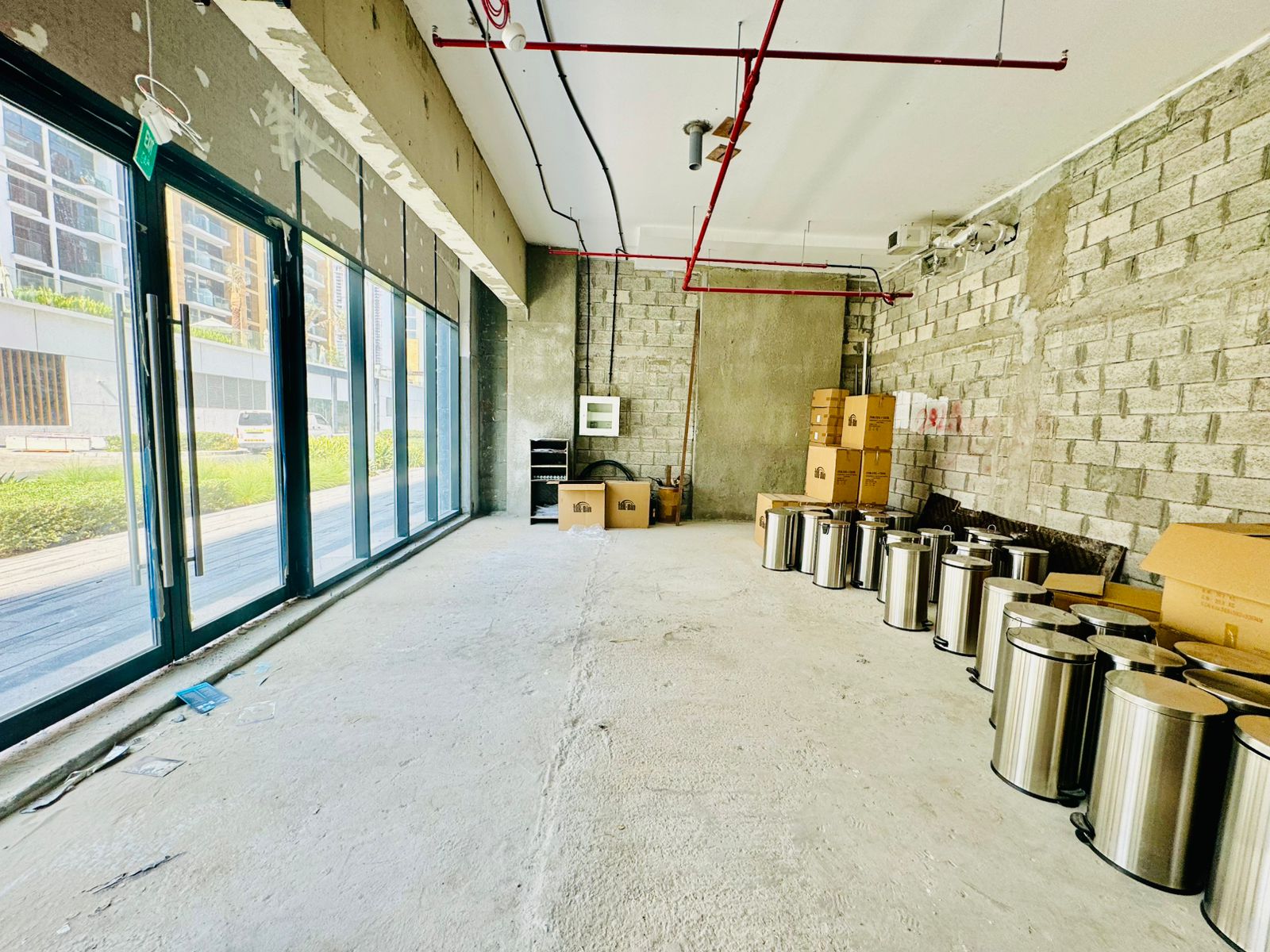 RETAIL I SHELL &amp; CORE | NEGOTIABLE
