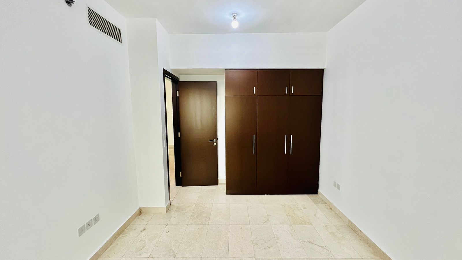 Spacious 1BR | Sea View and Marina view | Vacant