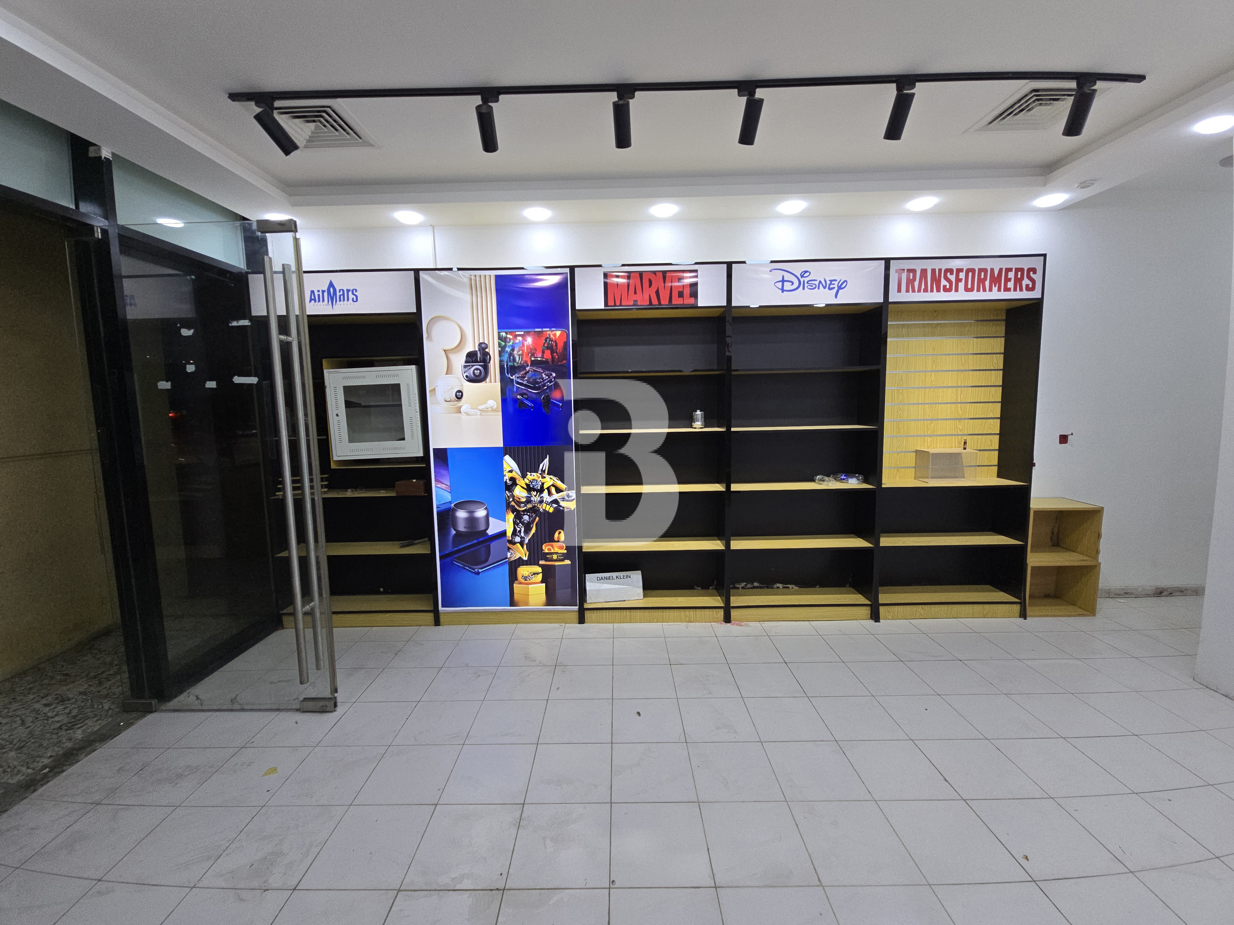 PRIME RETAIL SHOP | READY TO MOVE | FULLY FITTED