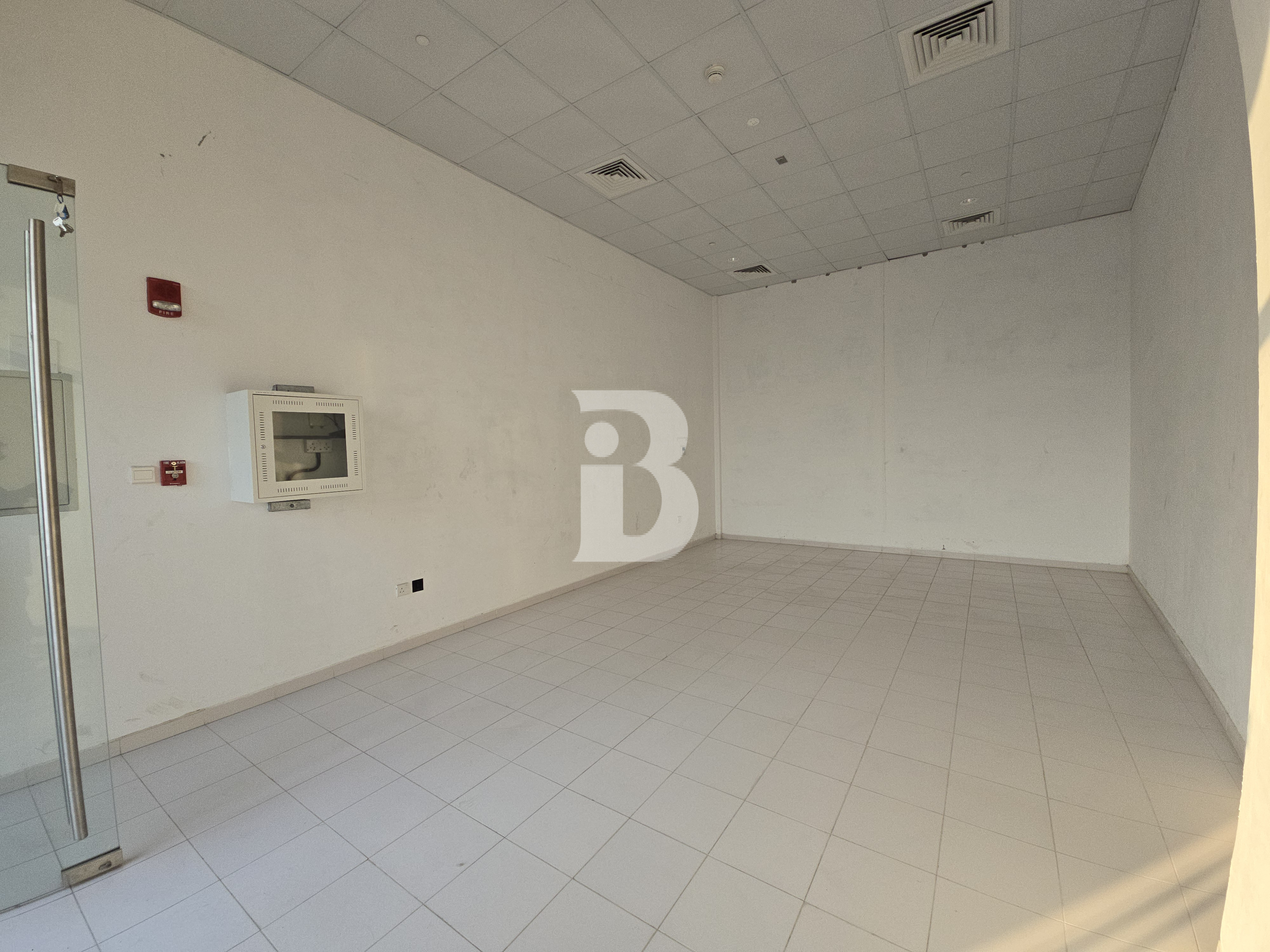 VACANT RETAIL | READY TO MOVE | PRIME LOCATION