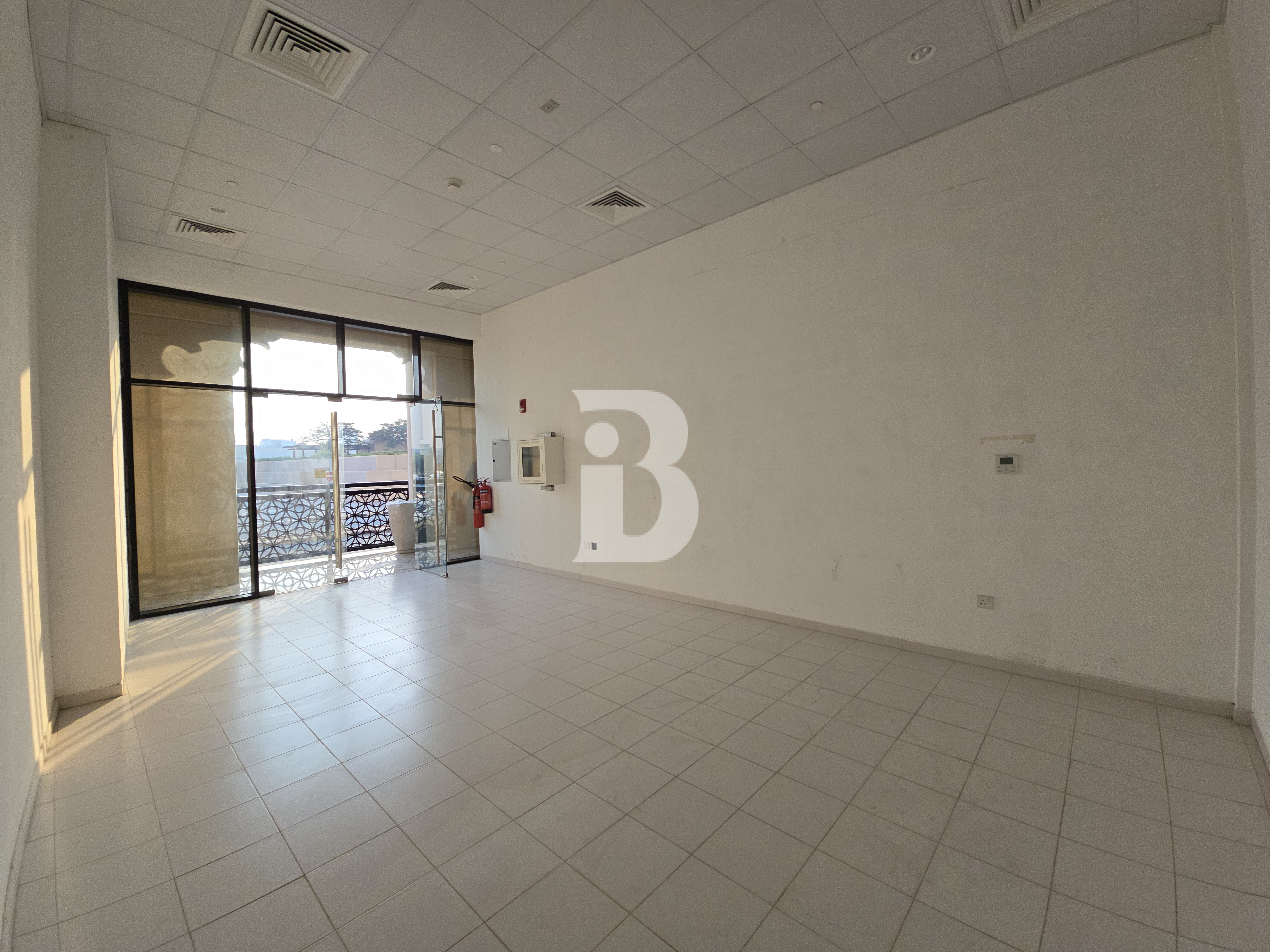 VACANT RETAIL | READY TO MOVE | PRIME LOCATION