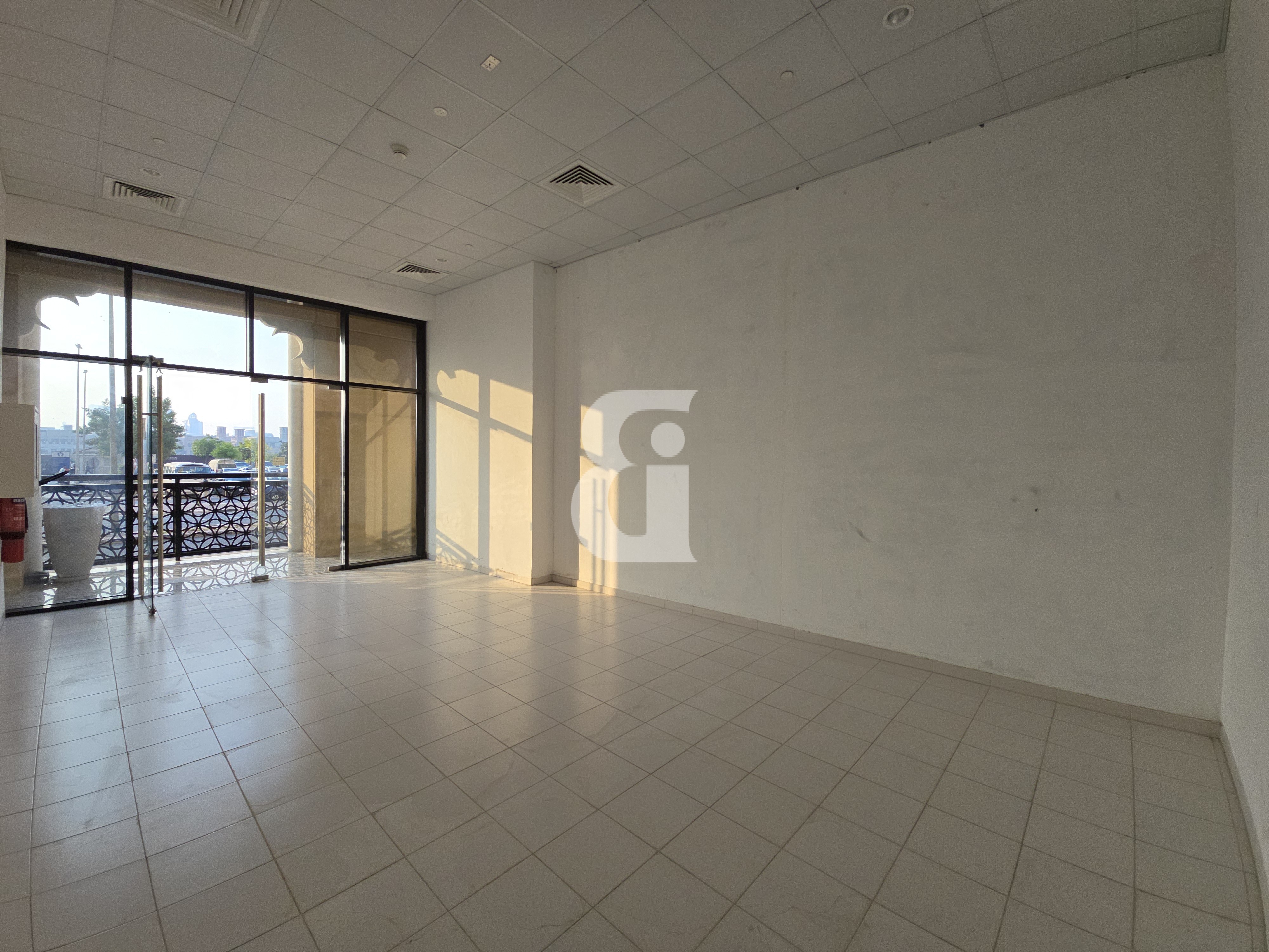 VACANT RETAIL | READY TO MOVE | PRIME LOCATION
