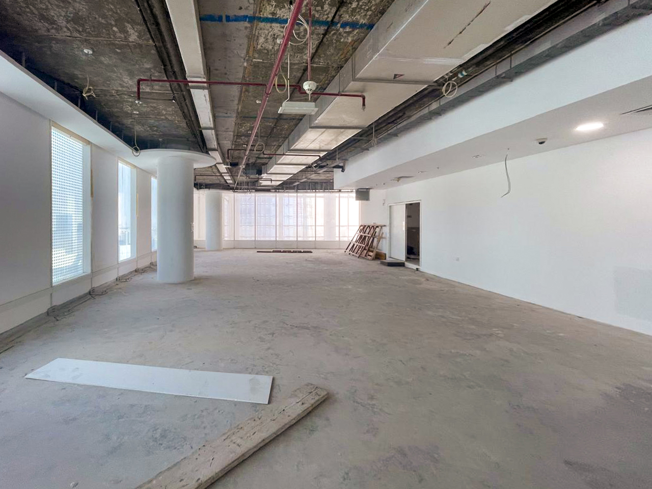 Full Floor | Panoramic View | Close to Metro
