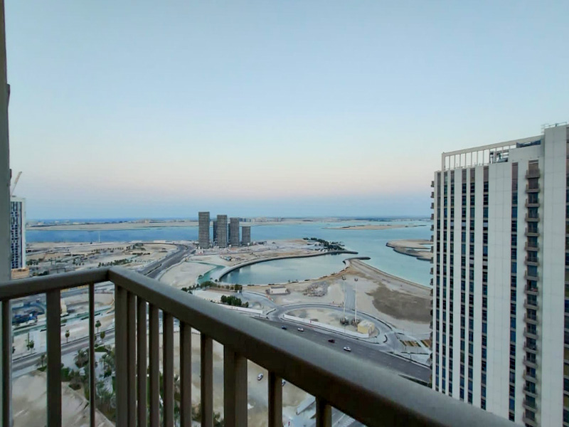 Luxury 3BHK plus maids | Sea View | High Floor