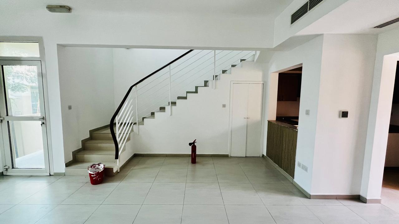 2BH TOWN HOUSE | Spacious | Private Garden