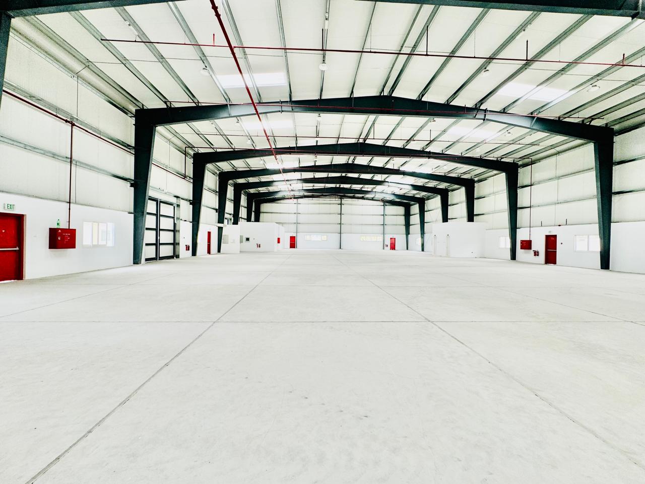 BRAND NEW WAREHOUSE | 320KW | LOADING BAYS