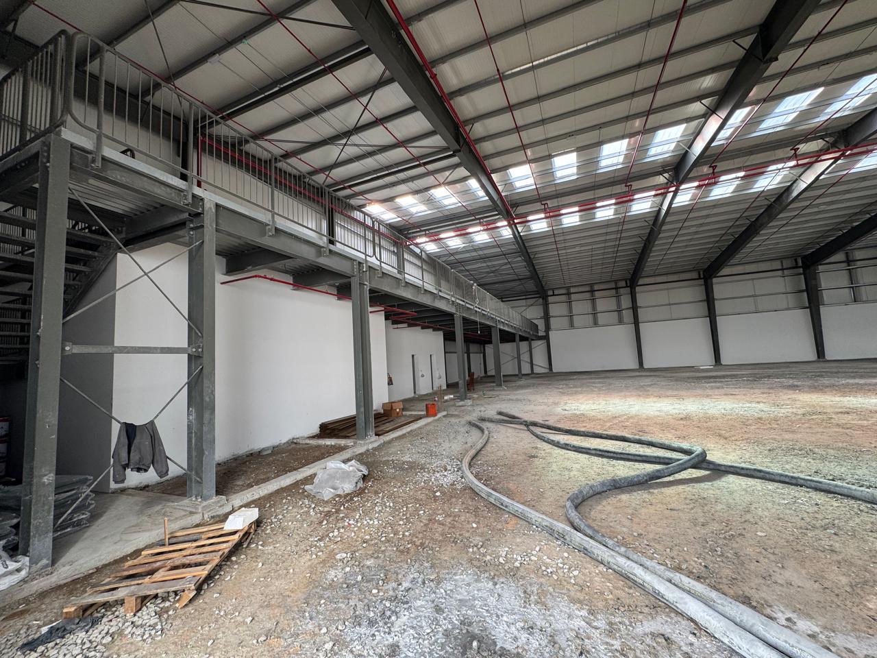 BRAND NEW WAREHOUSE | 320KW | LOADING BAYS