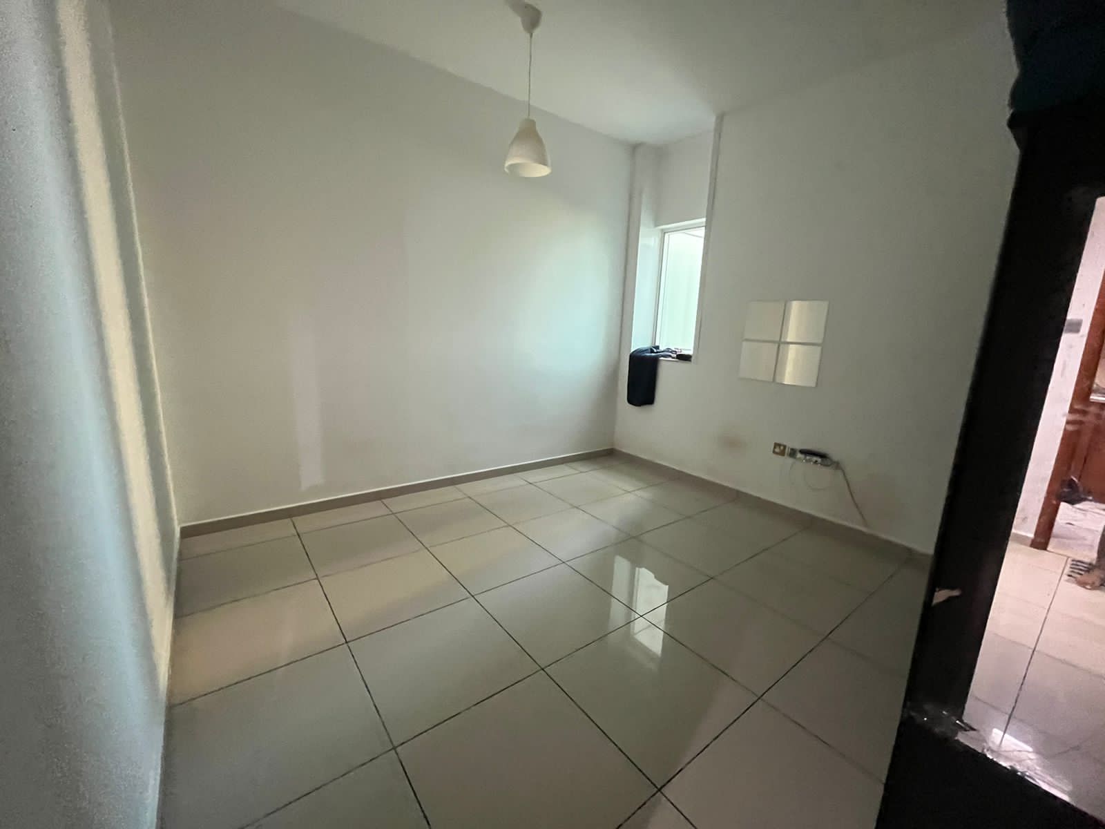 VACANT | UNFURNISHED 1BR | NEAR TRAM | NO AGENTS