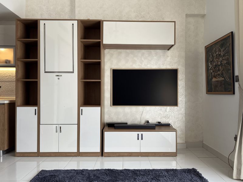 HIGH RISE | FURNISHED UNIT | NEAR METRO
