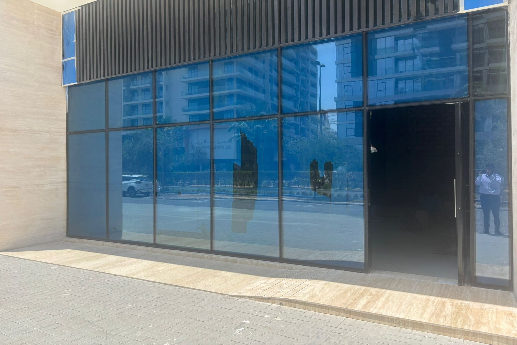 ROAD FACING| GREAT CEILING HEIGHT | BRAND NEW