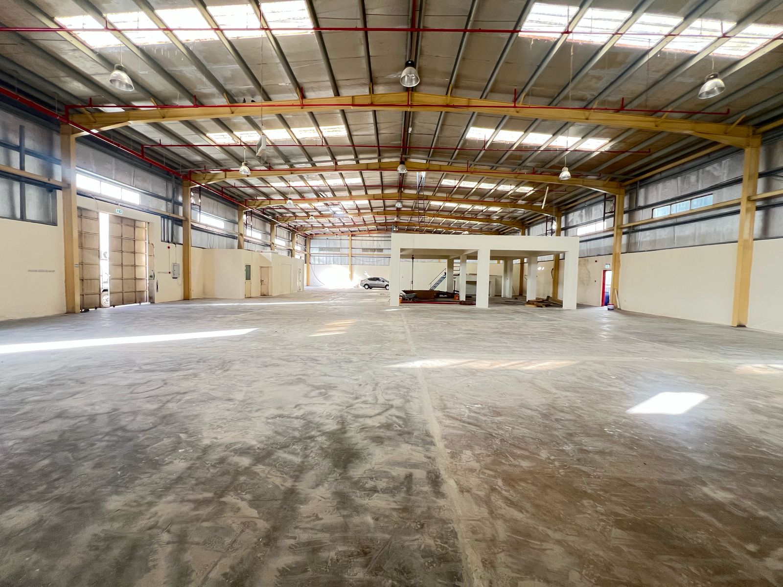 200 KW 12100 Sqft Warehouse in DIP