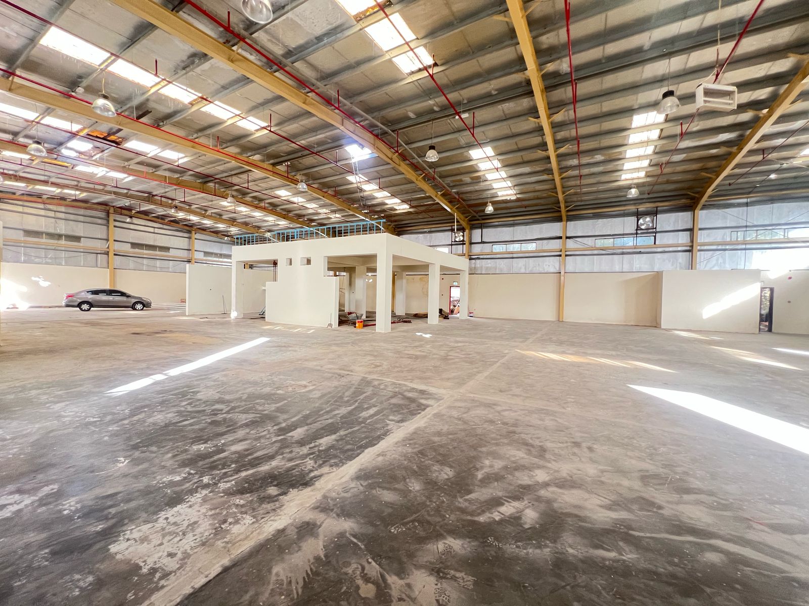 200 KW 12100 Sqft Warehouse in DIP