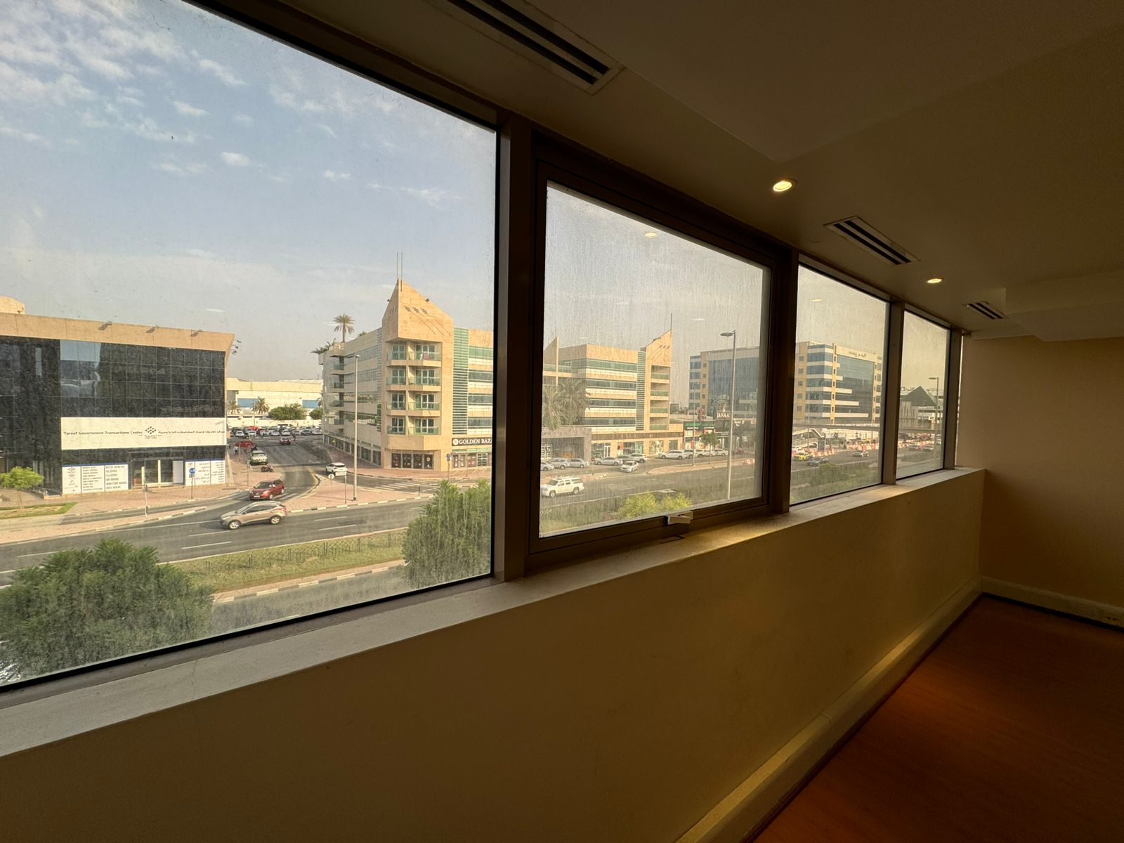 SHEIKH ZAYED FACING | FITTED | 2 MONTHS FREE