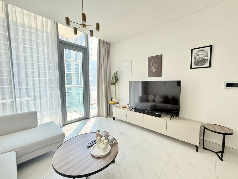 CLASSY ONE BR | FURNISHED | POOL VIEW | VACANT