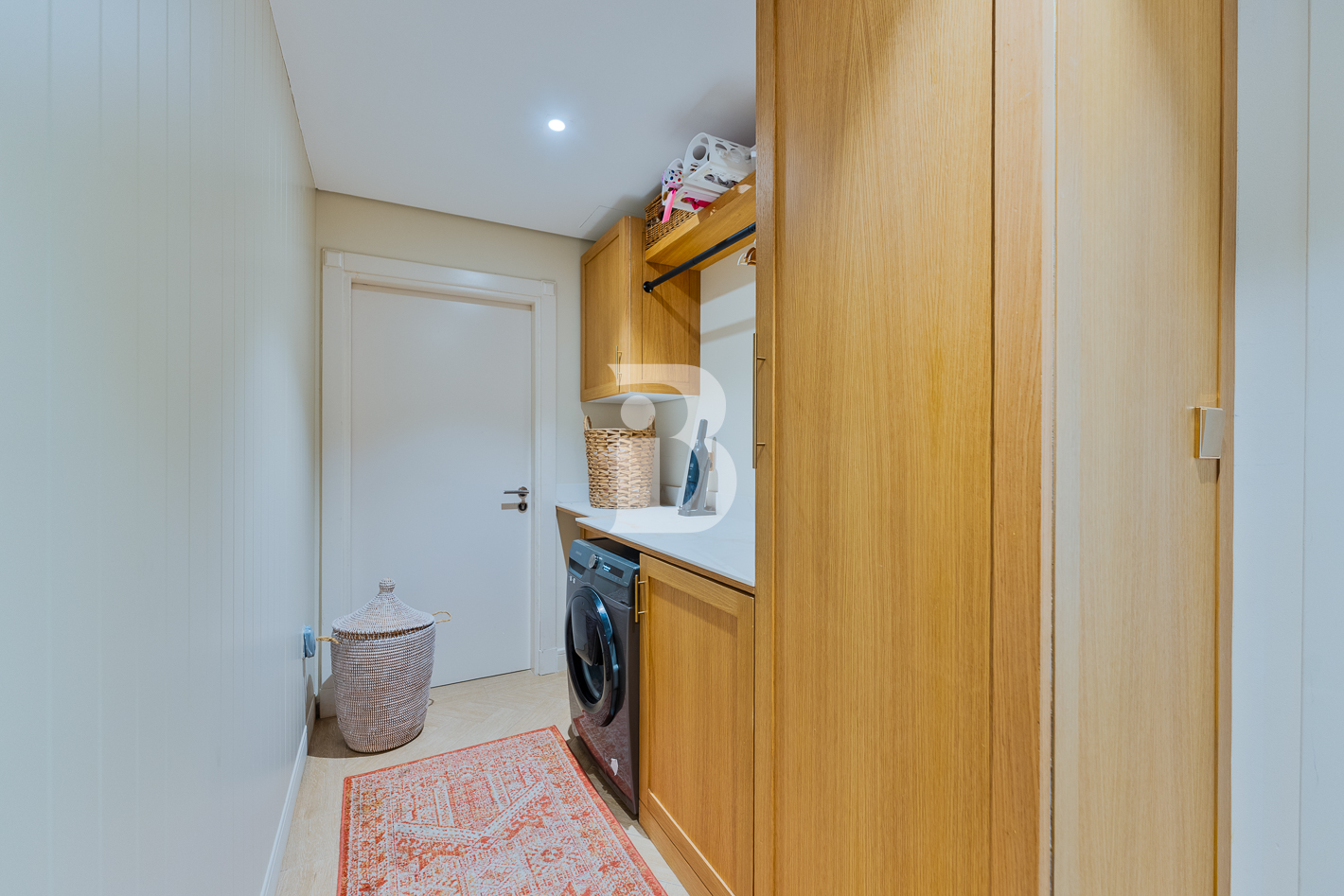 Convertable to 4 bed |Upgraded| Pvt Pool