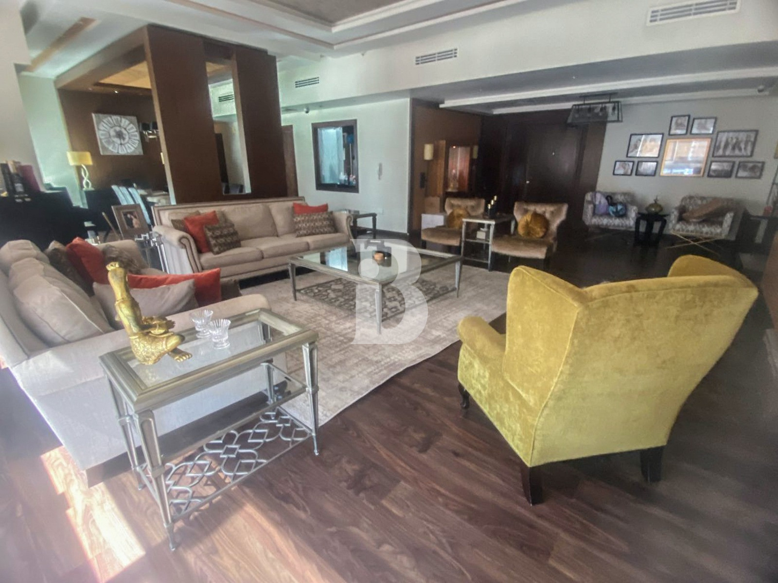 UPGRADED AND FURNISHED APARTMENT I VACANT