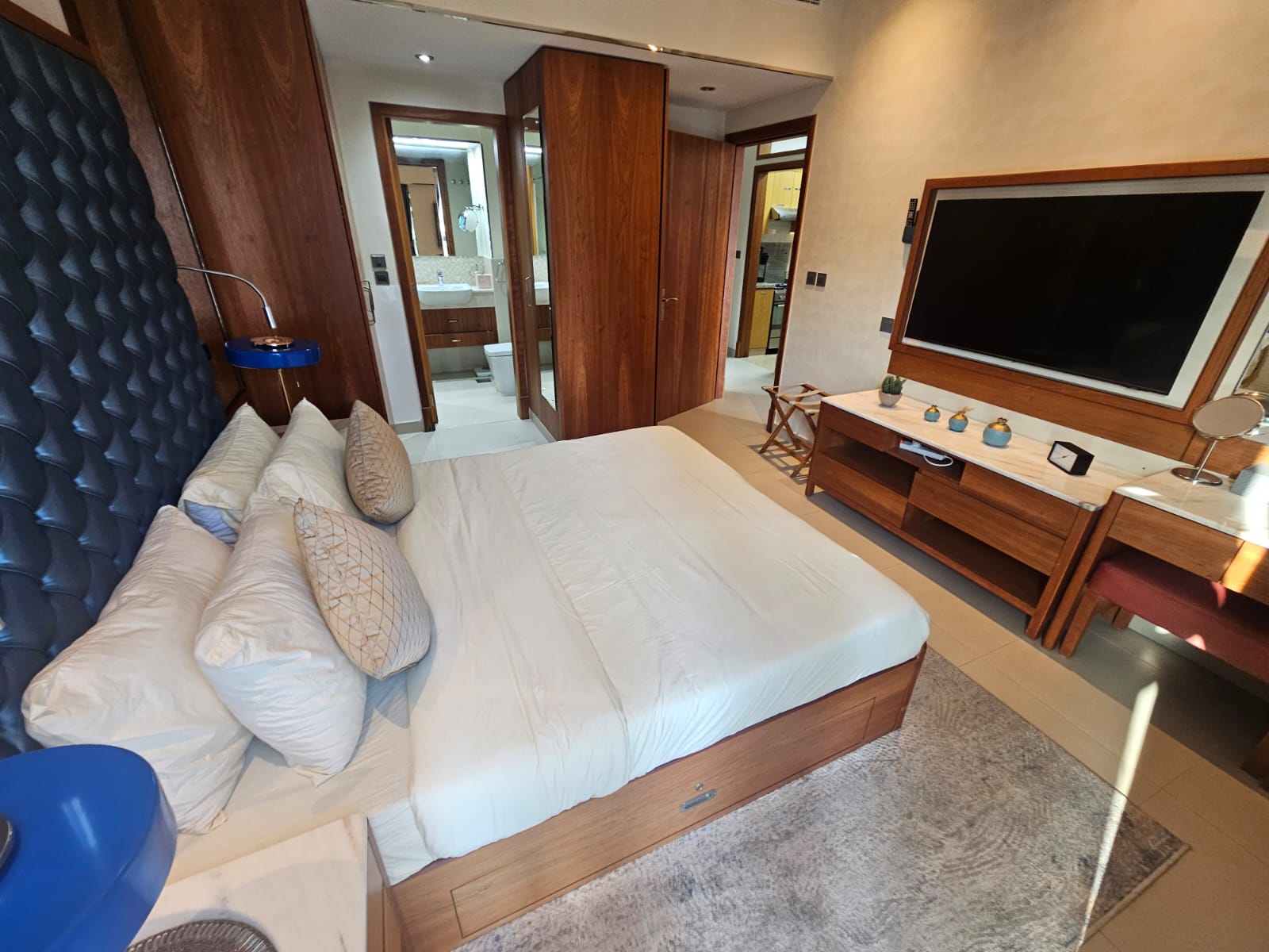 NO AGENTS | SPACIOUS 1 BEDROOM | FULLY FURNISHED