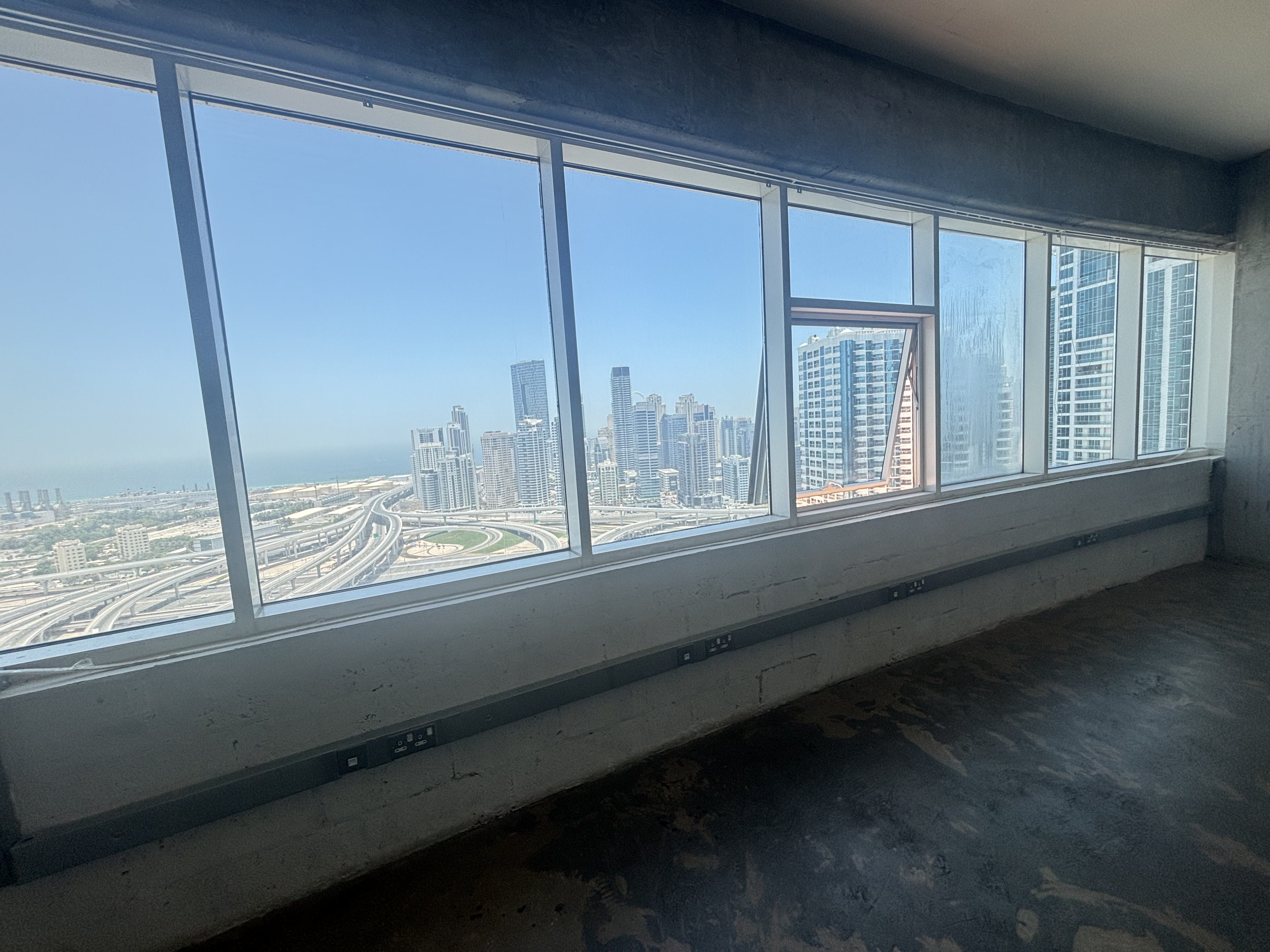 AMAZING VIEW | HIGH FLOOR | NEWLY BUILT