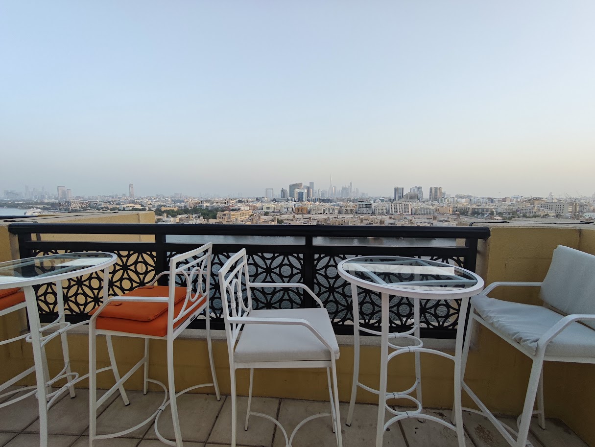 FITTED ROOFTOP LOUNGE | CREEK VIEWS | SHISHA READY