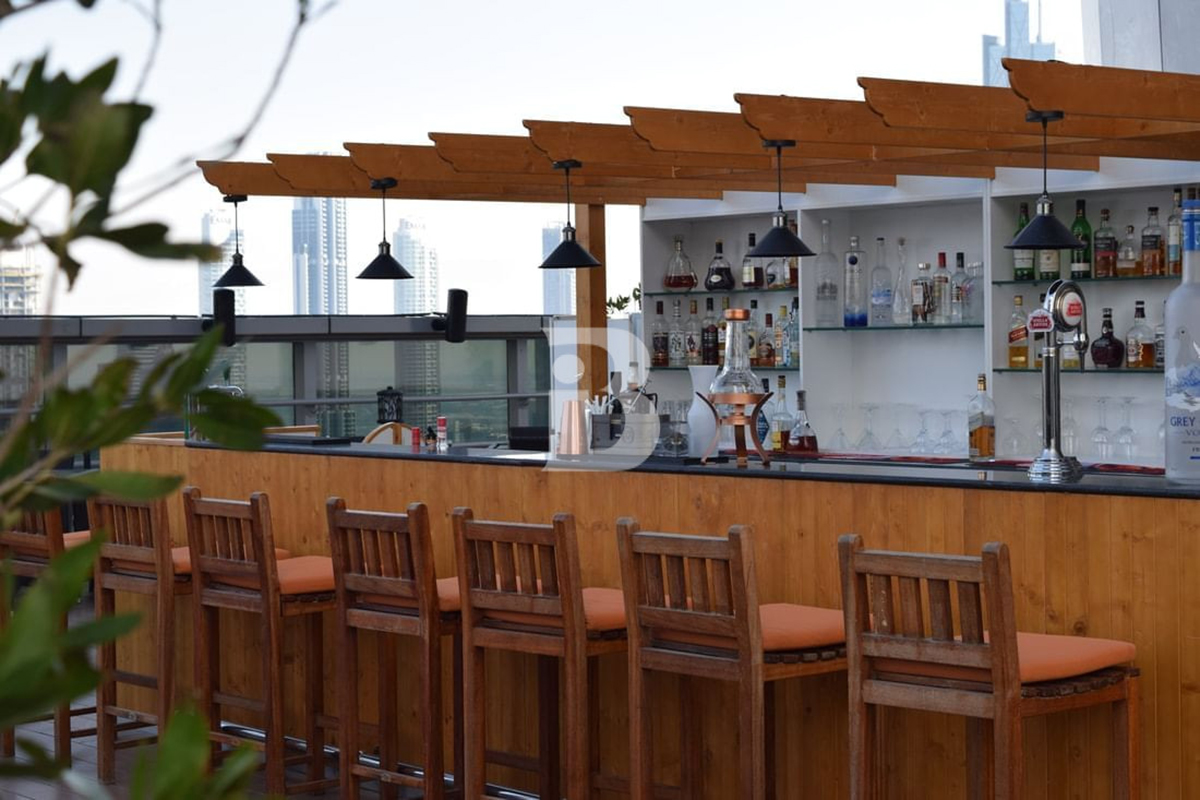 OPEN AIR LOUNGE | FURNISHED | ALCOHOL PERMIT