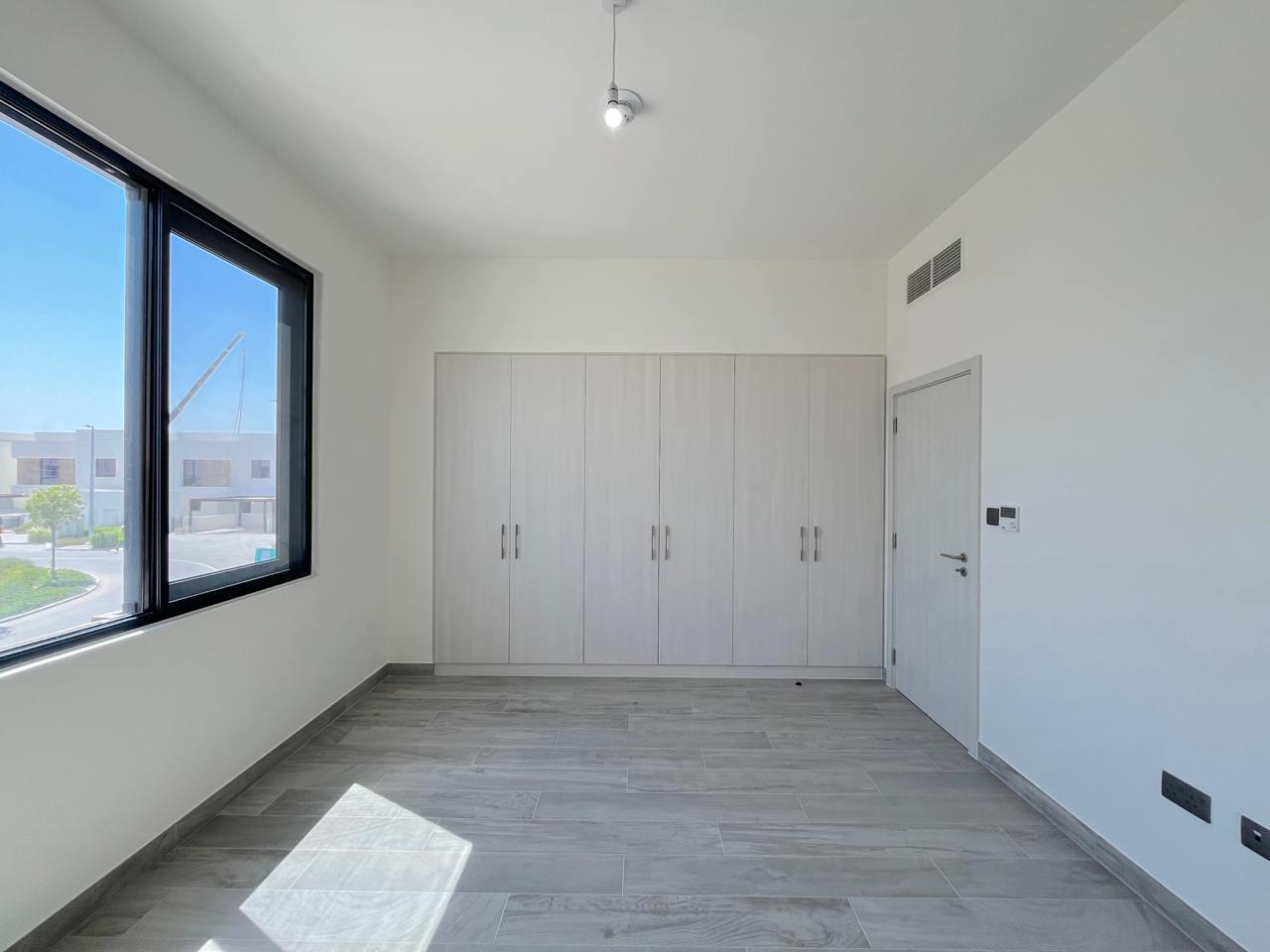 Ready to Move-in| Fully Furnished Single Row Villa