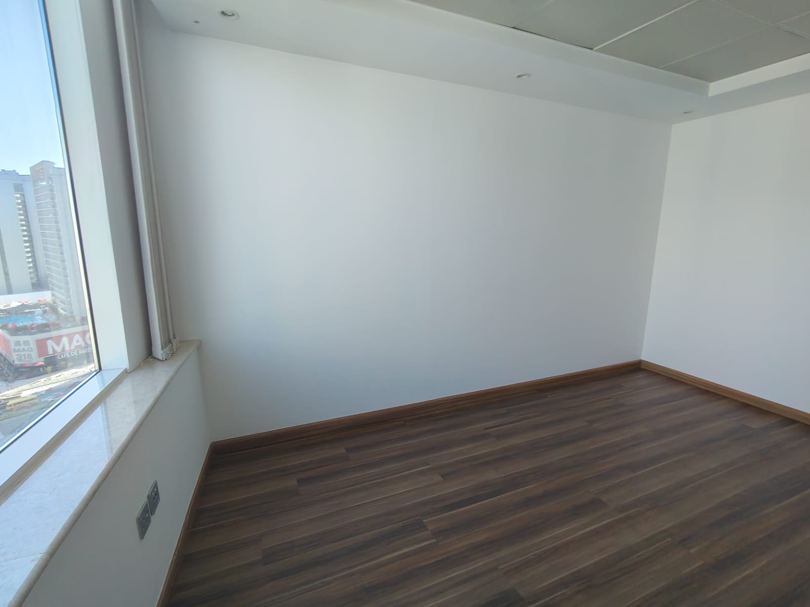 CANAL VIEW | HIGH FLOOR OFFICE | SEMI FURNISHED