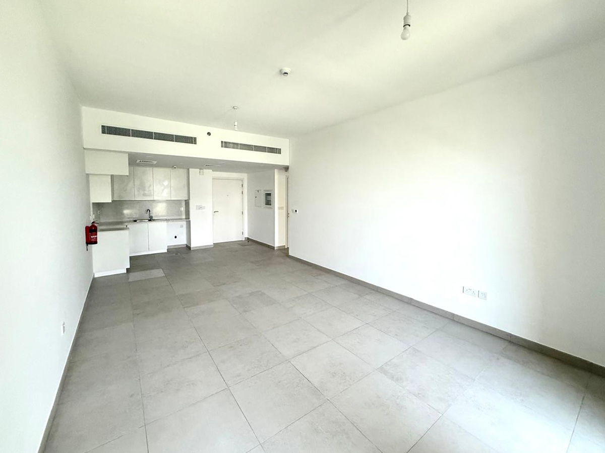Spacious 1-BR | Unfurnished | Prime location